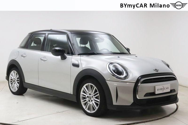 Mini Mini Mini 5p 1.5 Cooper Classic https://cdn.bymycar.eu/it-bo/assets/images/vehicles/vo/5212/MINI-MINI-IV-F55-2021-5P-jpg-5.jpg