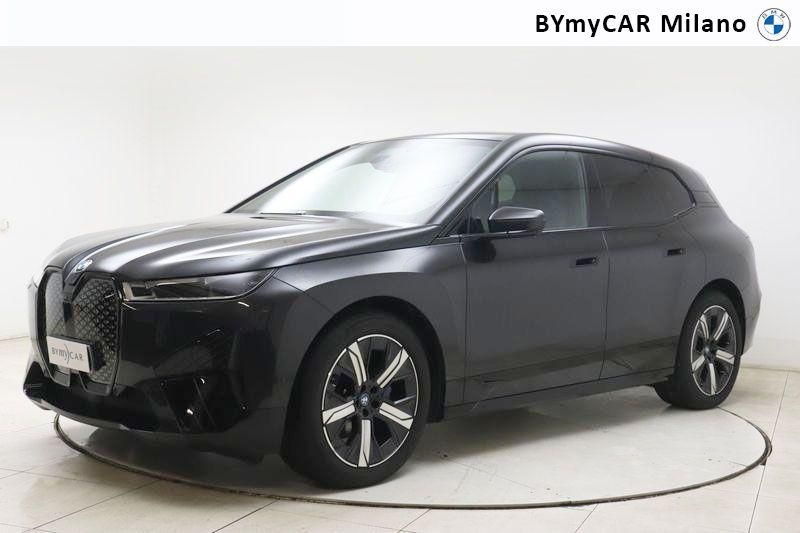 BMW iX iX xdrive50 https://cdn.bymycar.eu/it-bo/assets/images/vehicles/vo/5215/BMW-IX-I20-2021-jpg-0.jpg