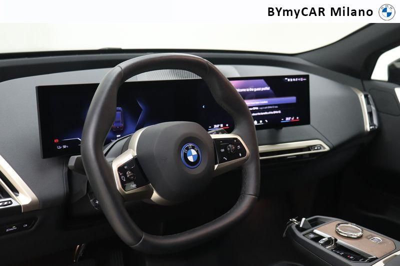 BMW iX iX xdrive50 https://cdn.bymycar.eu/it-bo/assets/images/vehicles/vo/5215/BMW-IX-I20-2021-jpg-10.jpg