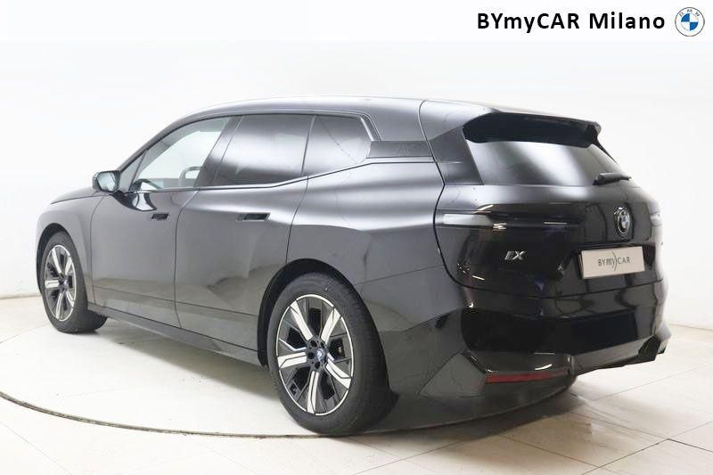 BMW iX iX xdrive50 https://cdn.bymycar.eu/it-bo/assets/images/vehicles/vo/5215/BMW-IX-I20-2021-jpg-15.jpg