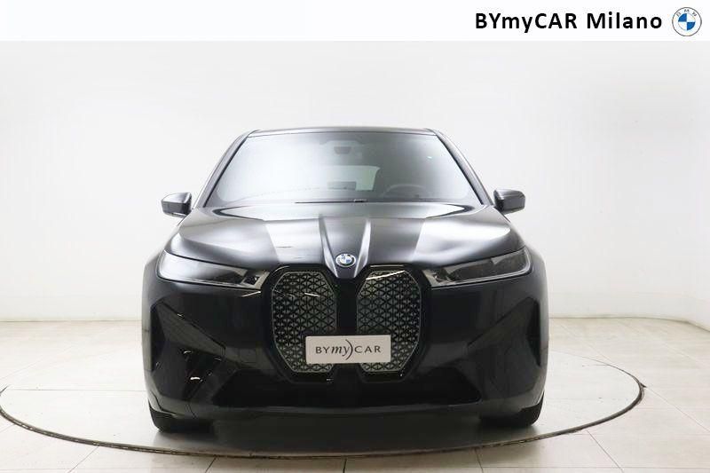 BMW iX iX xdrive50 https://cdn.bymycar.eu/it-bo/assets/images/vehicles/vo/5215/BMW-IX-I20-2021-jpg-4.jpg