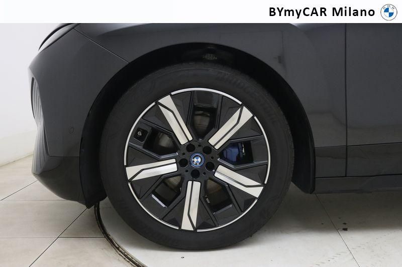 BMW iX iX xdrive50 https://cdn.bymycar.eu/it-bo/assets/images/vehicles/vo/5215/BMW-IX-I20-2021-jpg-9.jpg