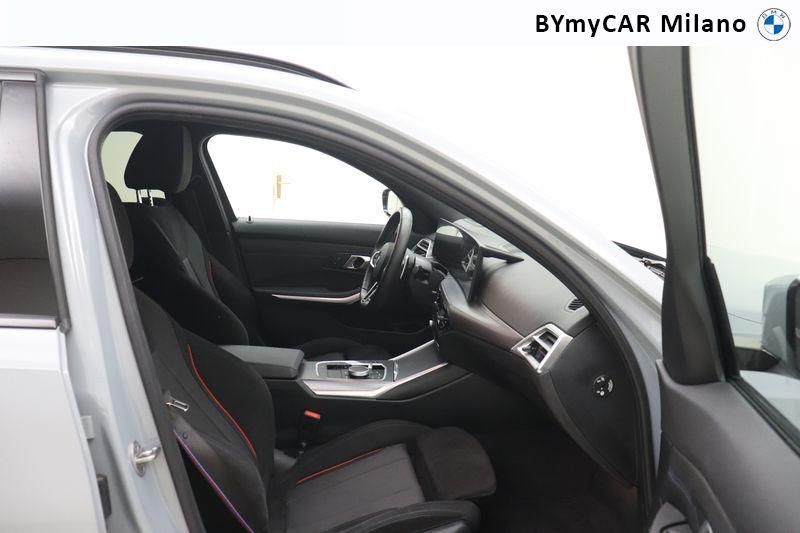 BMW Serie 3 320d Touring mhev 48V xdrive MSport auto https://cdn.bymycar.eu/it-bo/assets/images/vehicles/vo/5217/BMW-SERIE-3-G21-2022-TOURING-jpg-8.jpg