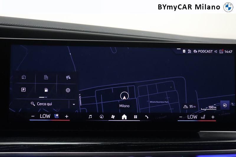 BMW Serie 7 740d mhev xdrive MSport auto https://cdn.bymycar.eu/it-bo/assets/images/vehicles/vo/5218/BMW-SERIE-7-G70-jpg-11.jpg