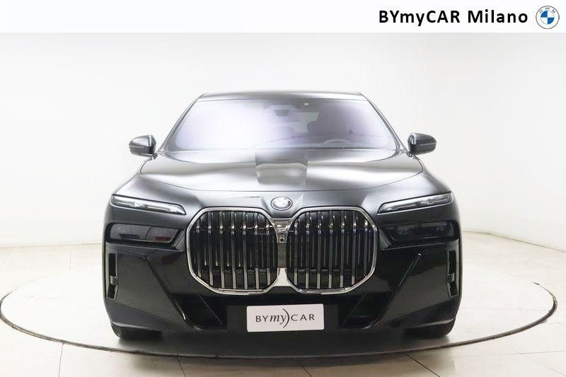 BMW Serie 7 740d mhev xdrive MSport auto https://cdn.bymycar.eu/it-bo/assets/images/vehicles/vo/5218/BMW-SERIE-7-G70-jpg-4.jpg