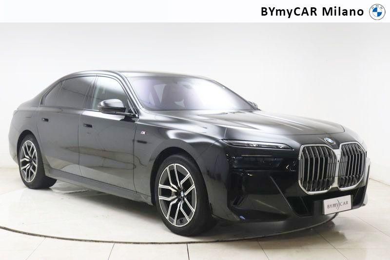 BMW Serie 7 740d mhev xdrive MSport auto https://cdn.bymycar.eu/it-bo/assets/images/vehicles/vo/5218/BMW-SERIE-7-G70-jpg-5.jpg