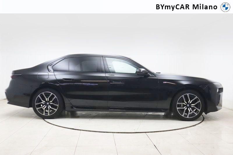 BMW Serie 7 740d mhev xdrive MSport auto https://cdn.bymycar.eu/it-bo/assets/images/vehicles/vo/5218/BMW-SERIE-7-G70-jpg-6.jpg
