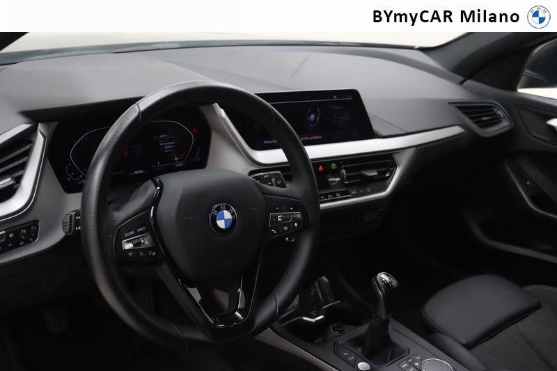 BMW Serie 1 118i Business Advantage 140cv https://cdn.bymycar.eu/it-bo/assets/images/vehicles/vo/5220/BMW-SERIE-1-F40-jpg-10.jpg