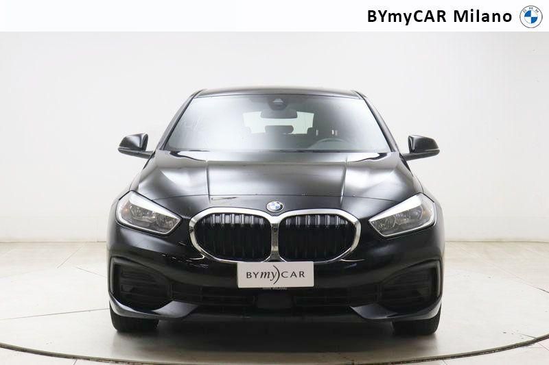 BMW Serie 1 118i Business Advantage 140cv https://cdn.bymycar.eu/it-bo/assets/images/vehicles/vo/5220/BMW-SERIE-1-F40-jpg-4.jpg