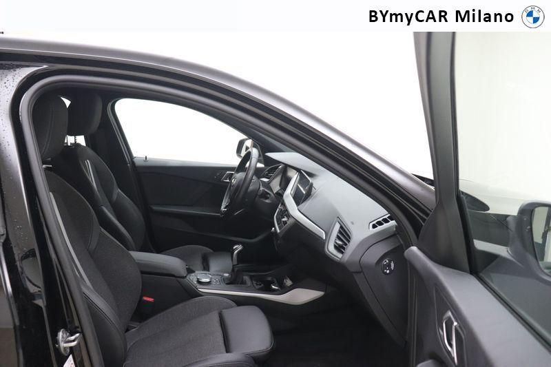 BMW Serie 1 118i Business Advantage 140cv https://cdn.bymycar.eu/it-bo/assets/images/vehicles/vo/5220/BMW-SERIE-1-F40-jpg-8.jpg
