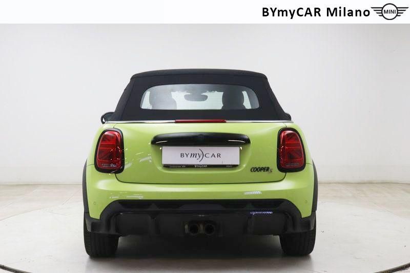 Mini Mini Mini Cabrio 2.0 Cooper S JCW auto https://cdn.bymycar.eu/it-bo/assets/images/vehicles/vo/5238/MINI-MINI-IV-CABRIO-F57-2021-jpg-3.jpg