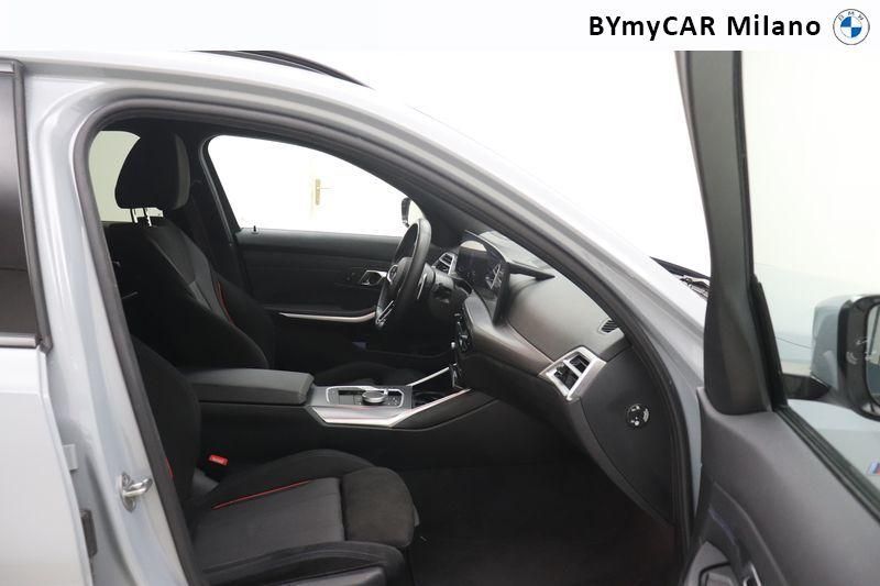 BMW Serie 3 320d Touring mhev 48V xdrive MSport auto https://cdn.bymycar.eu/it-bo/assets/images/vehicles/vo/5265/BMW-SERIE-3-G21-2022-TOURING-jpg-8.jpg