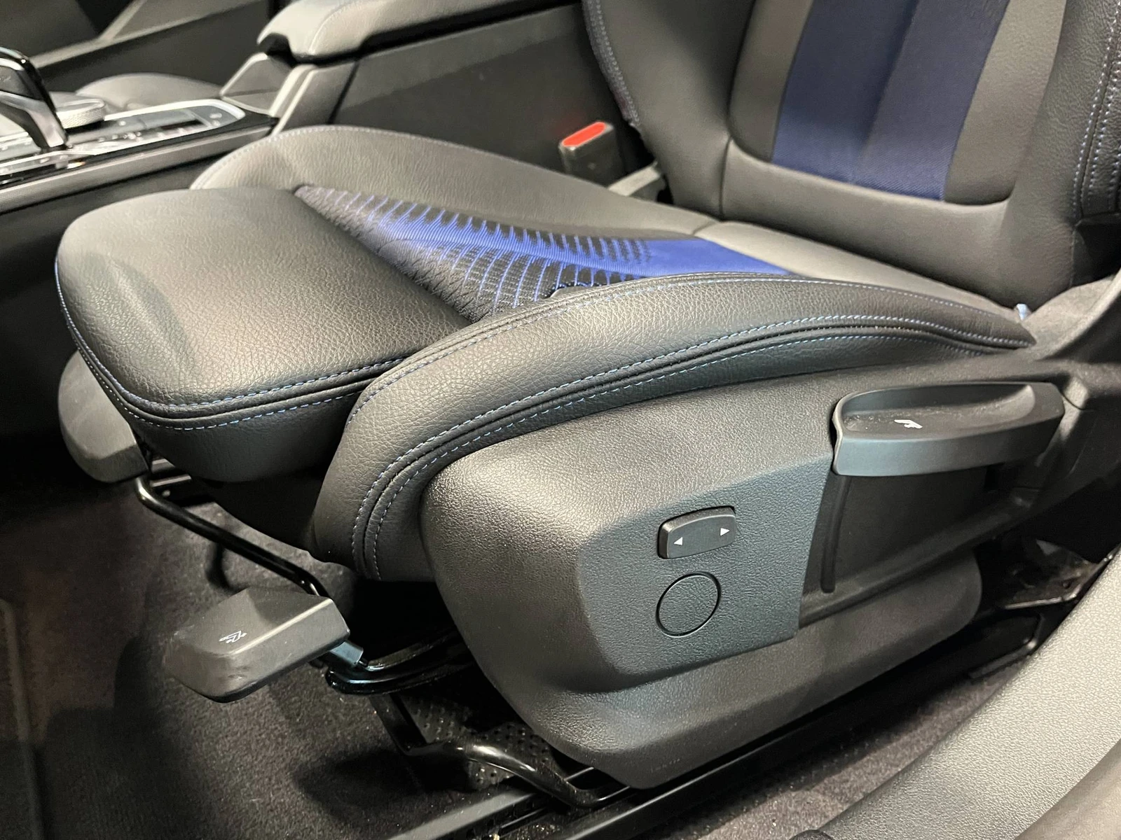 1 SERIES  22