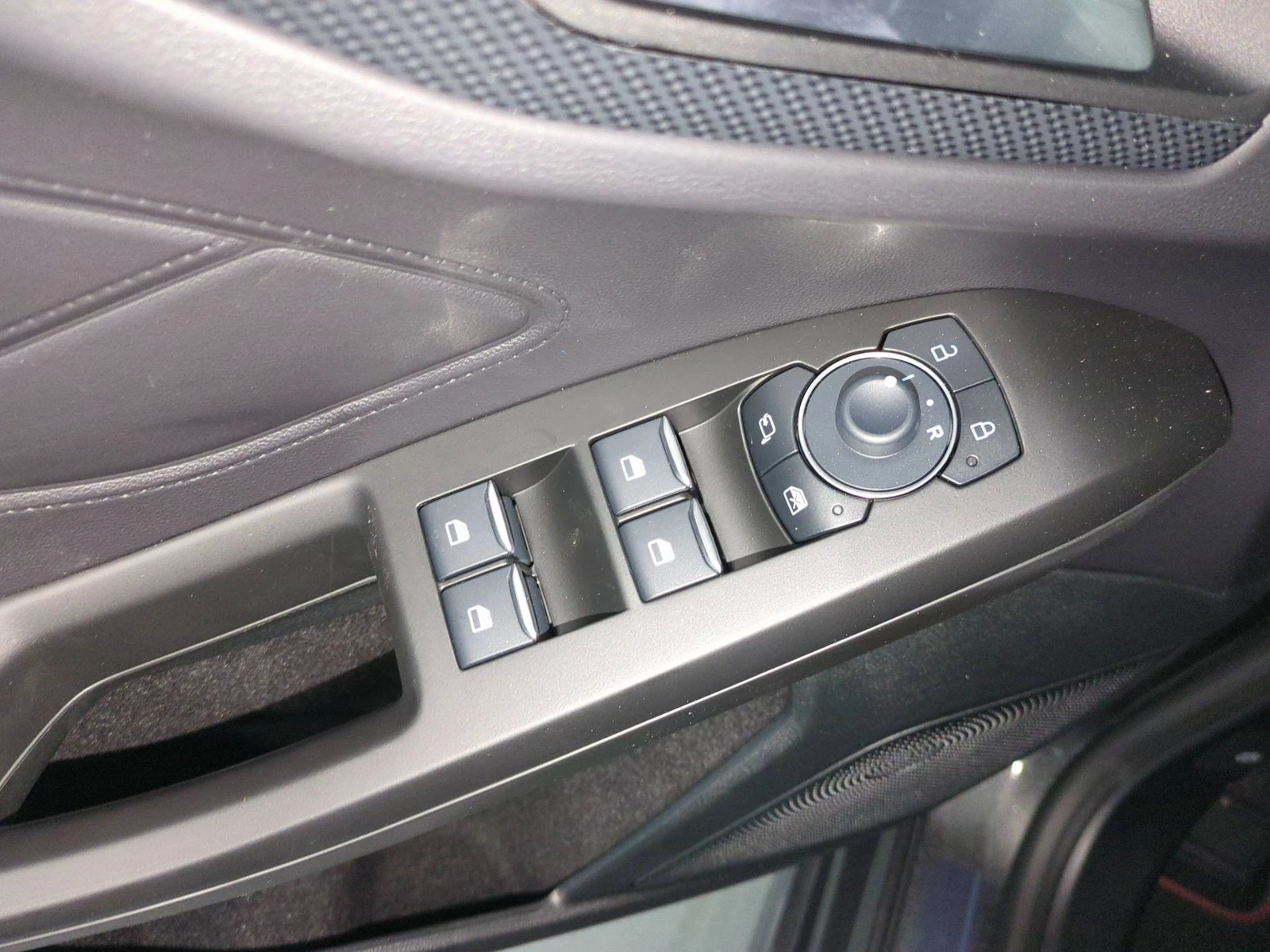 FOCUS  12