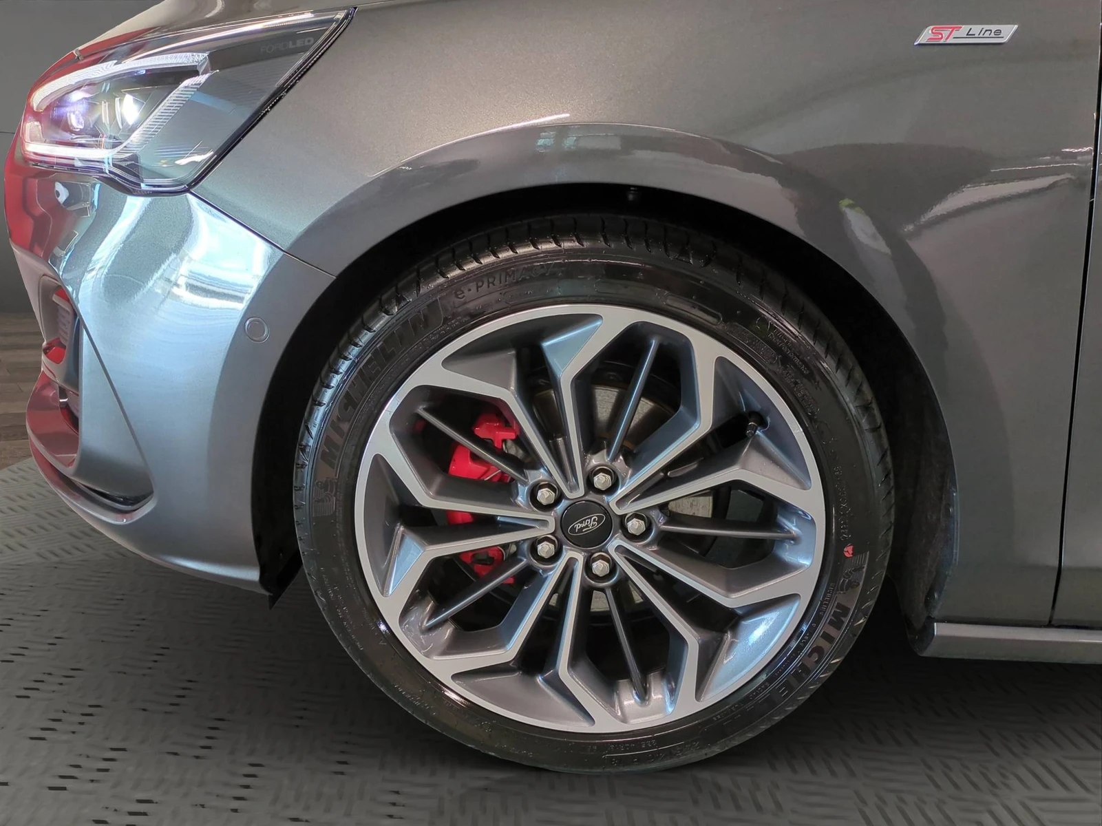 FOCUS  15