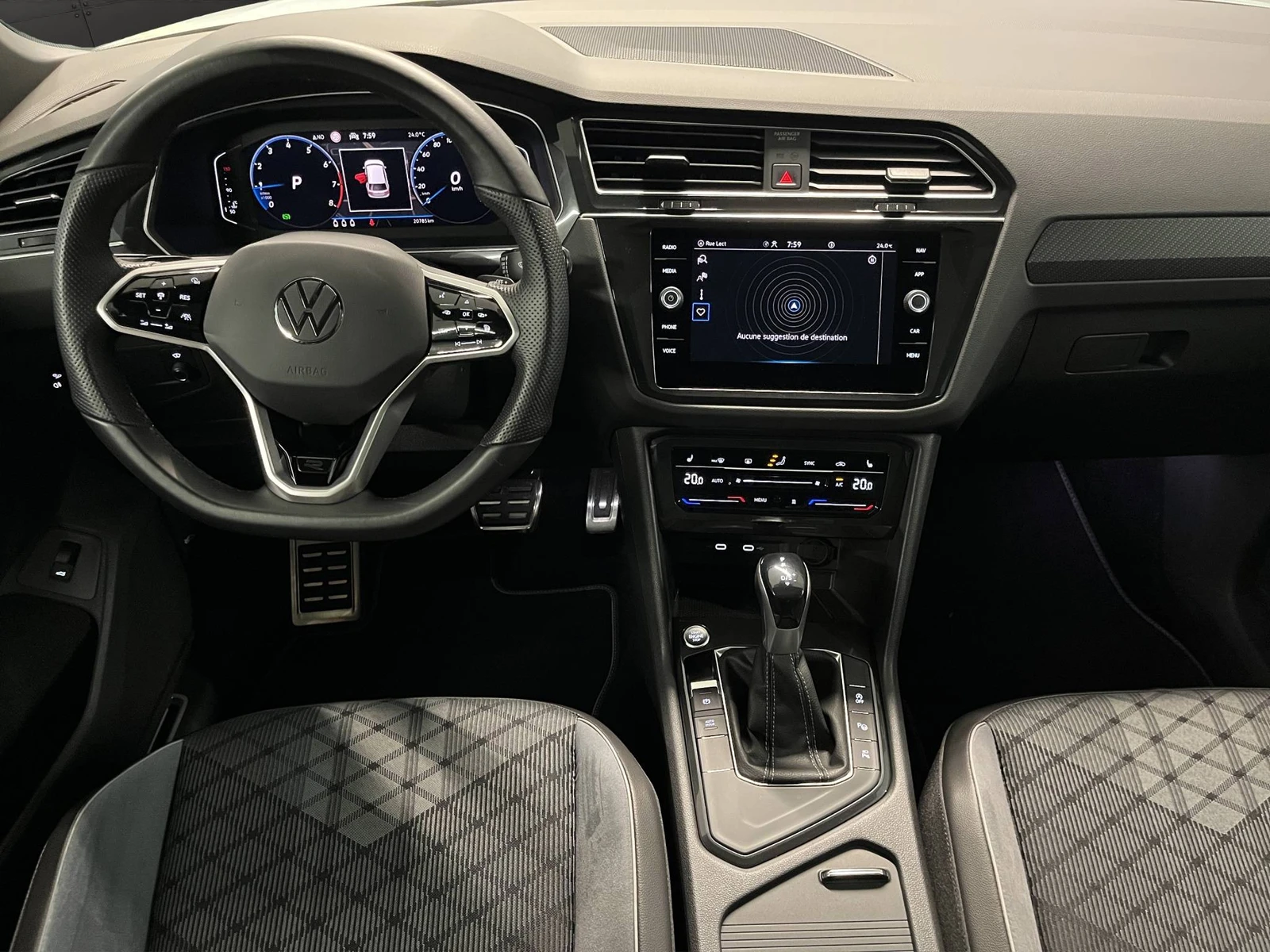TIGUAN  16