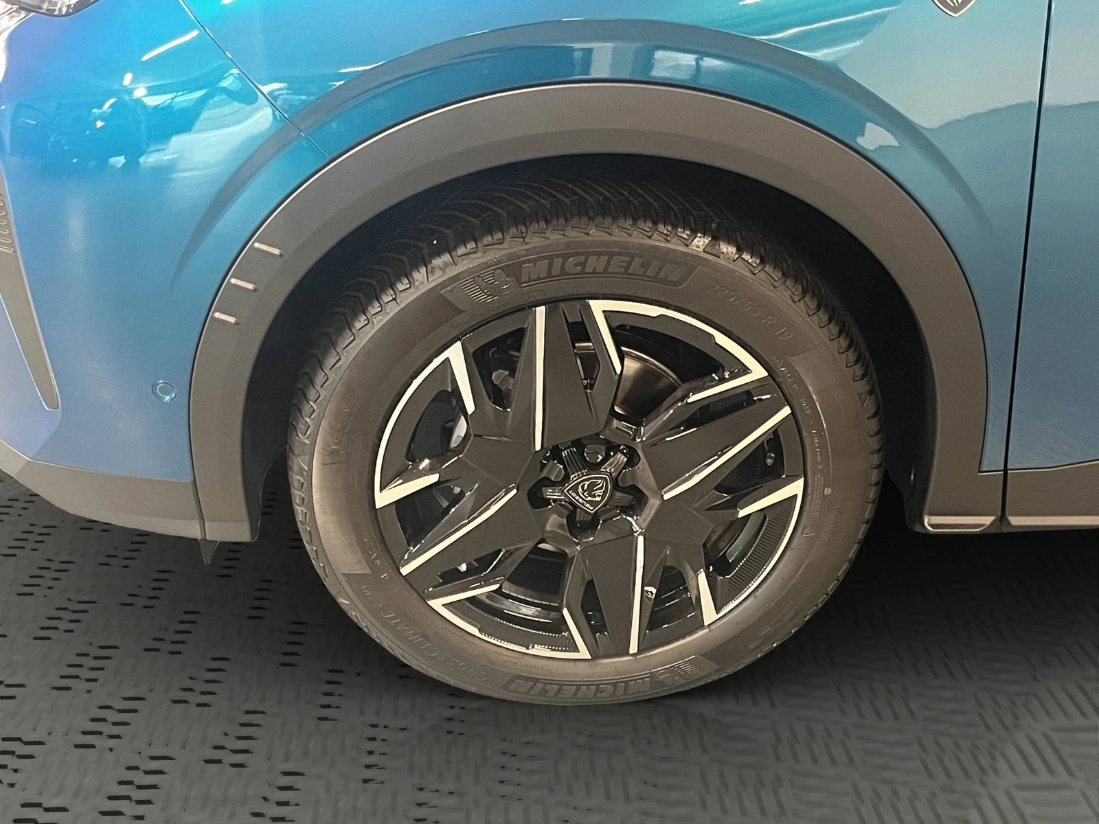 3008  12
