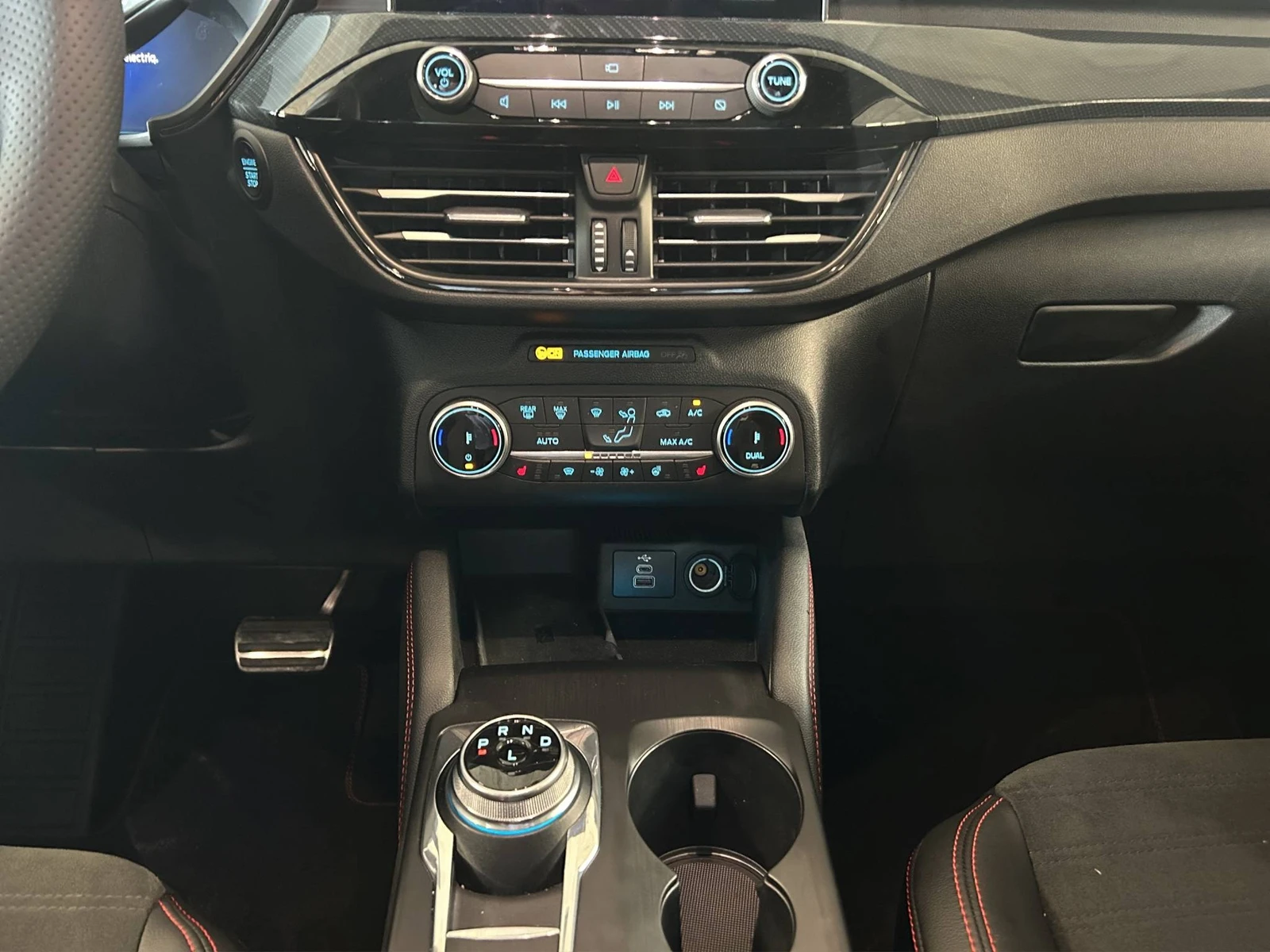 KUGA  6
