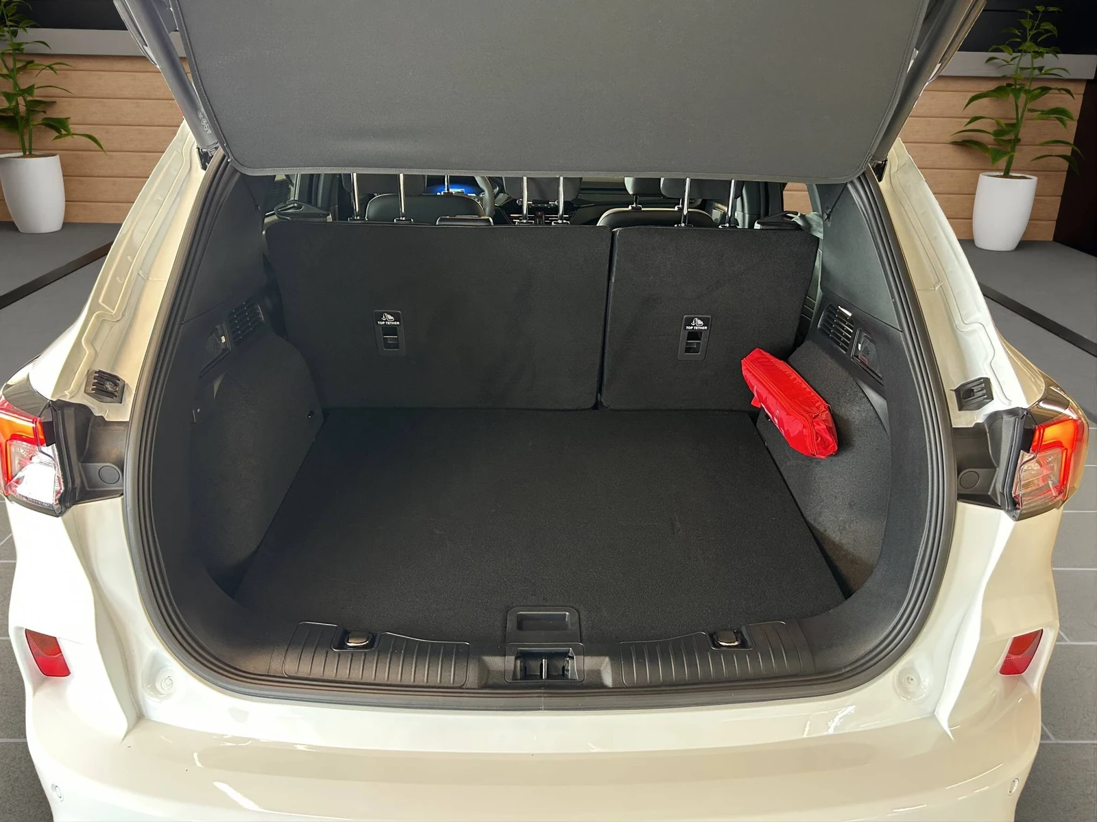 KUGA  11