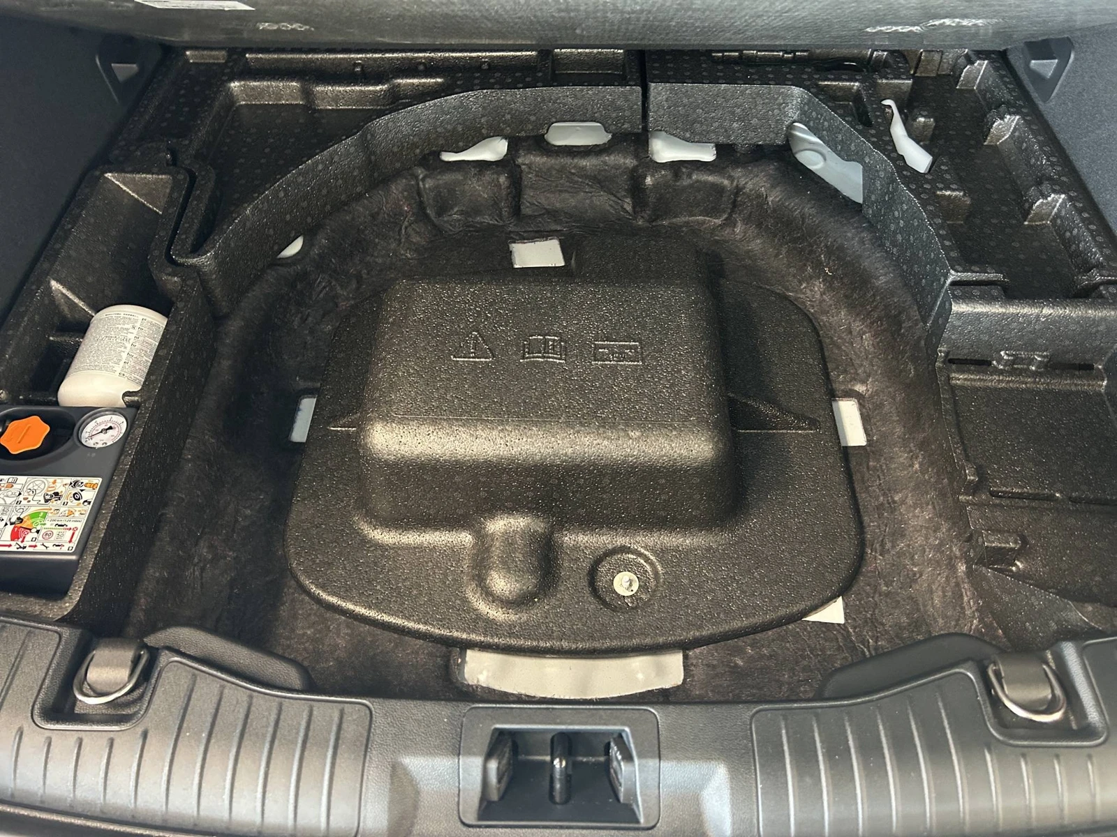 KUGA  12