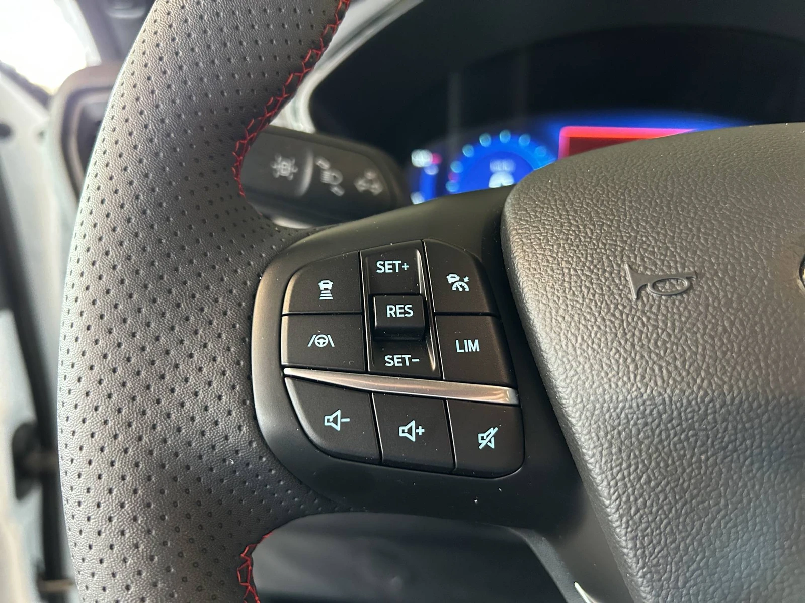KUGA  22
