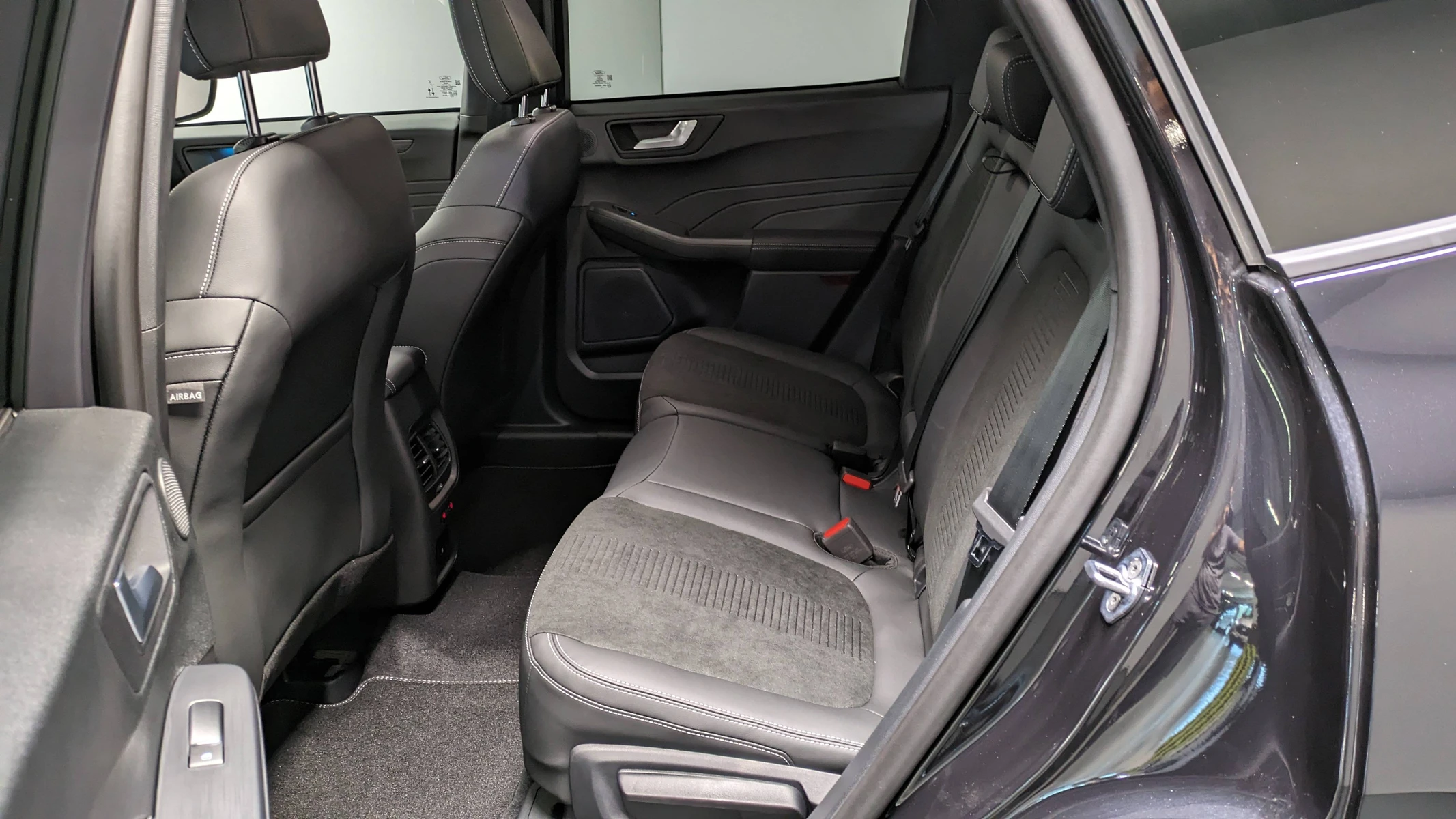 KUGA  10