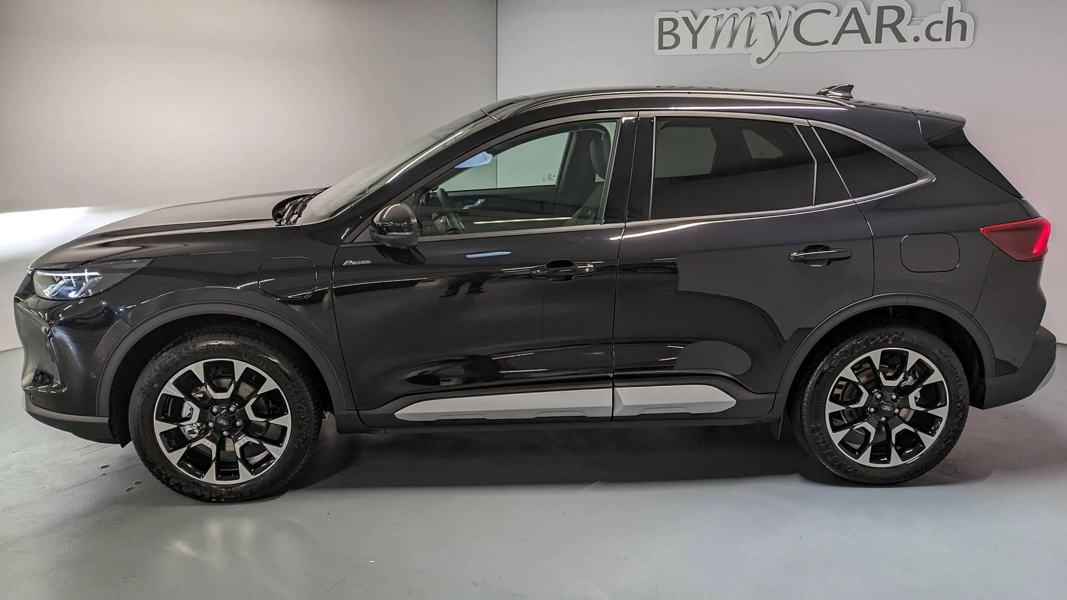 KUGA  4