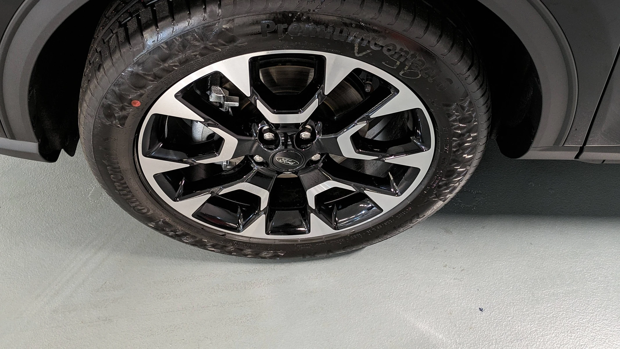 KUGA  13