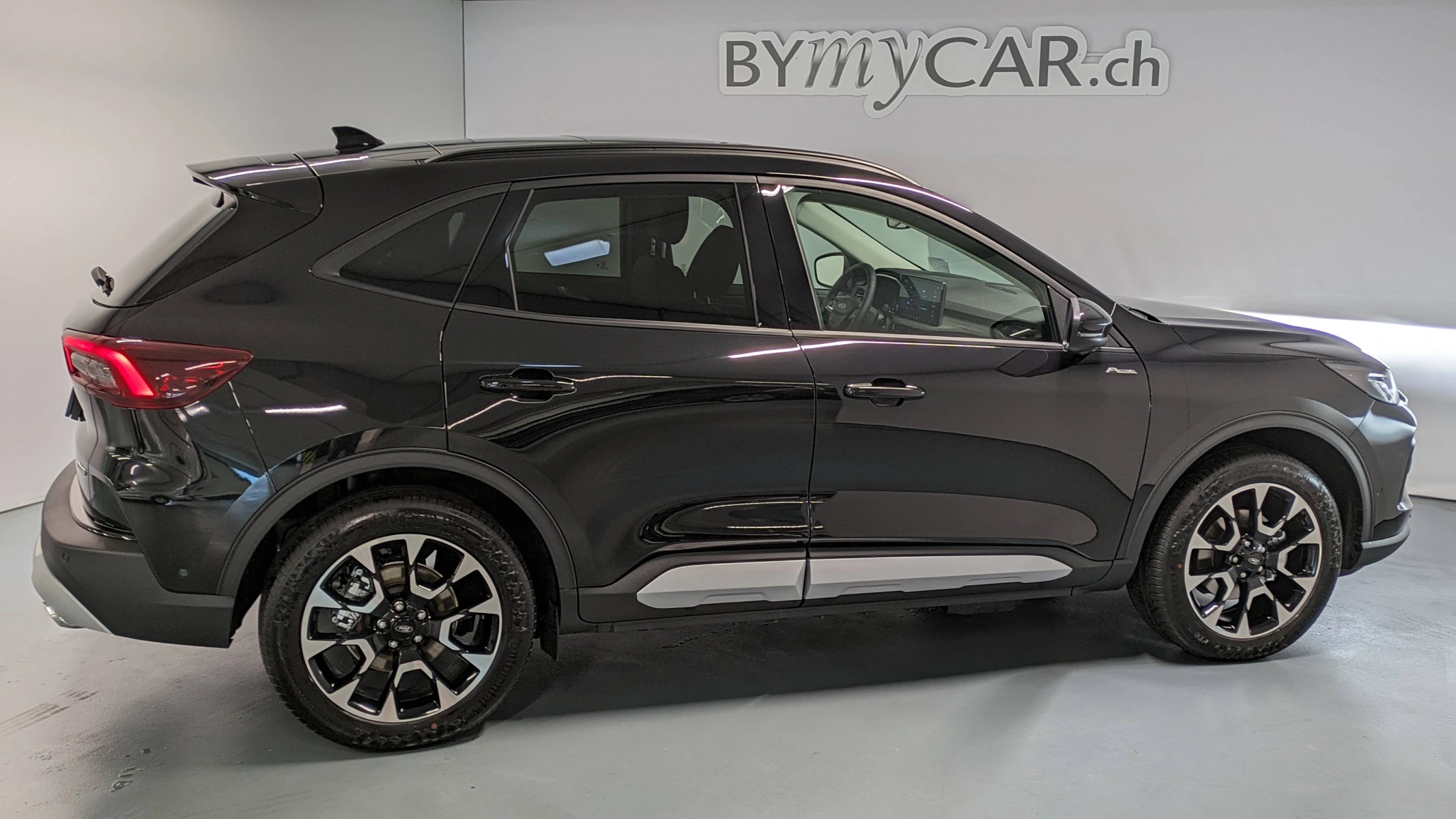 KUGA  2