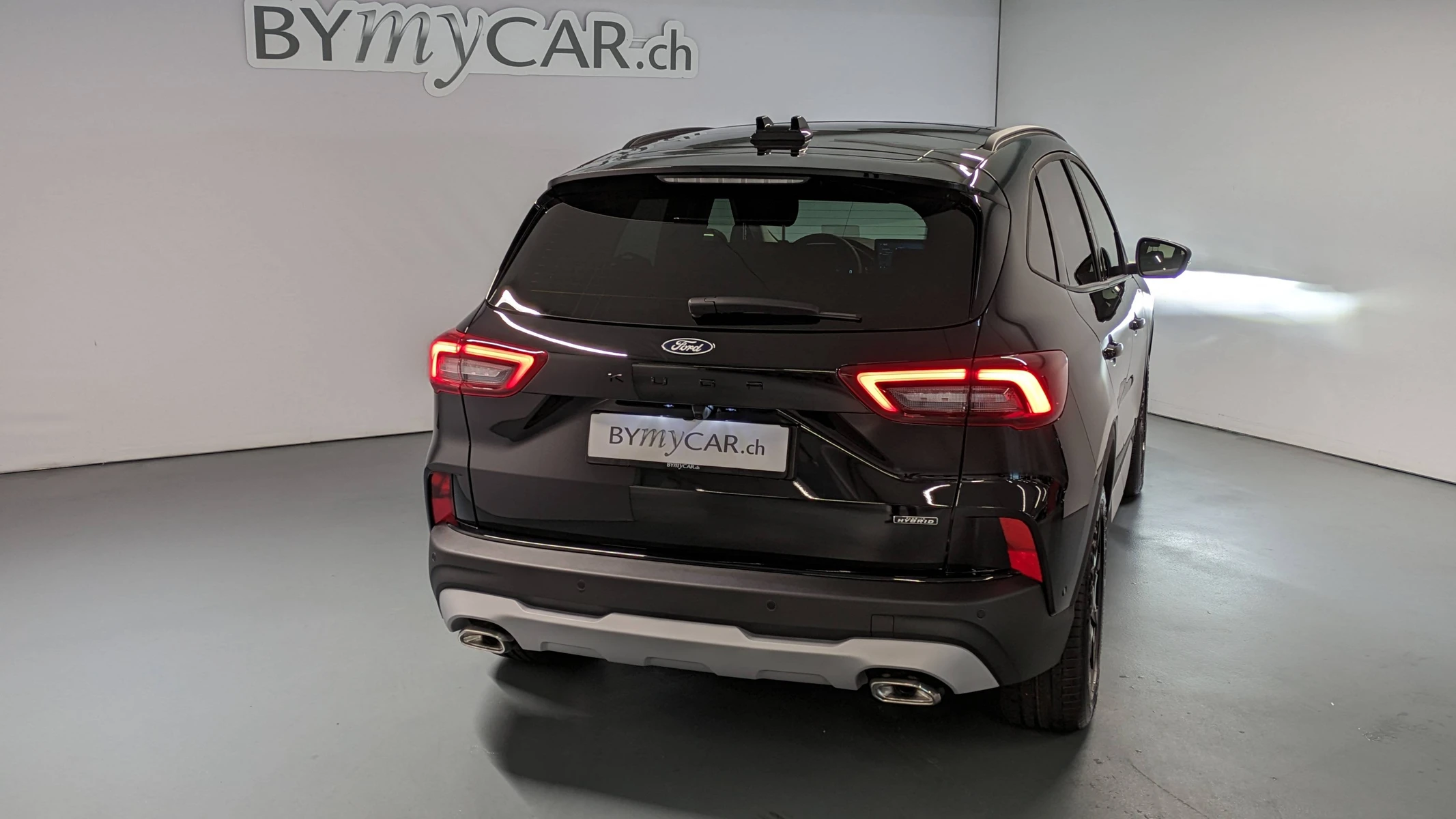 KUGA  18