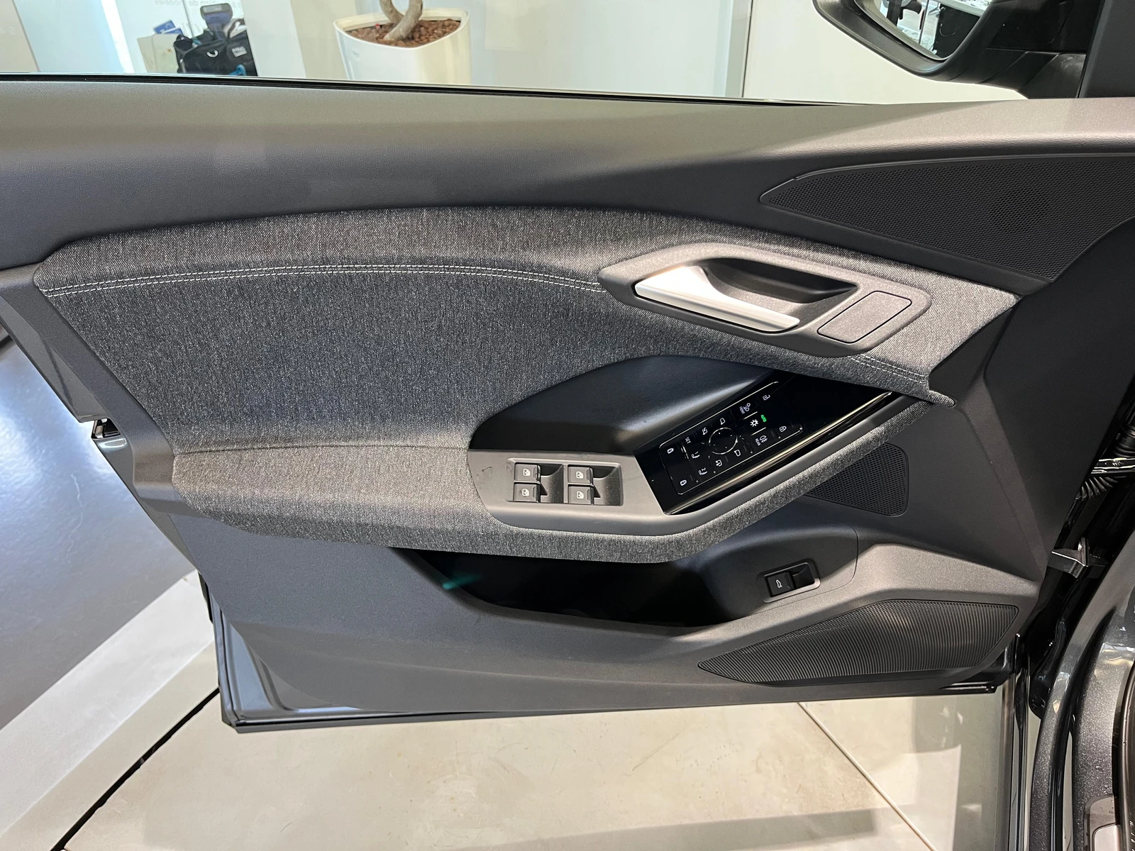 Q6 E-TRON  13