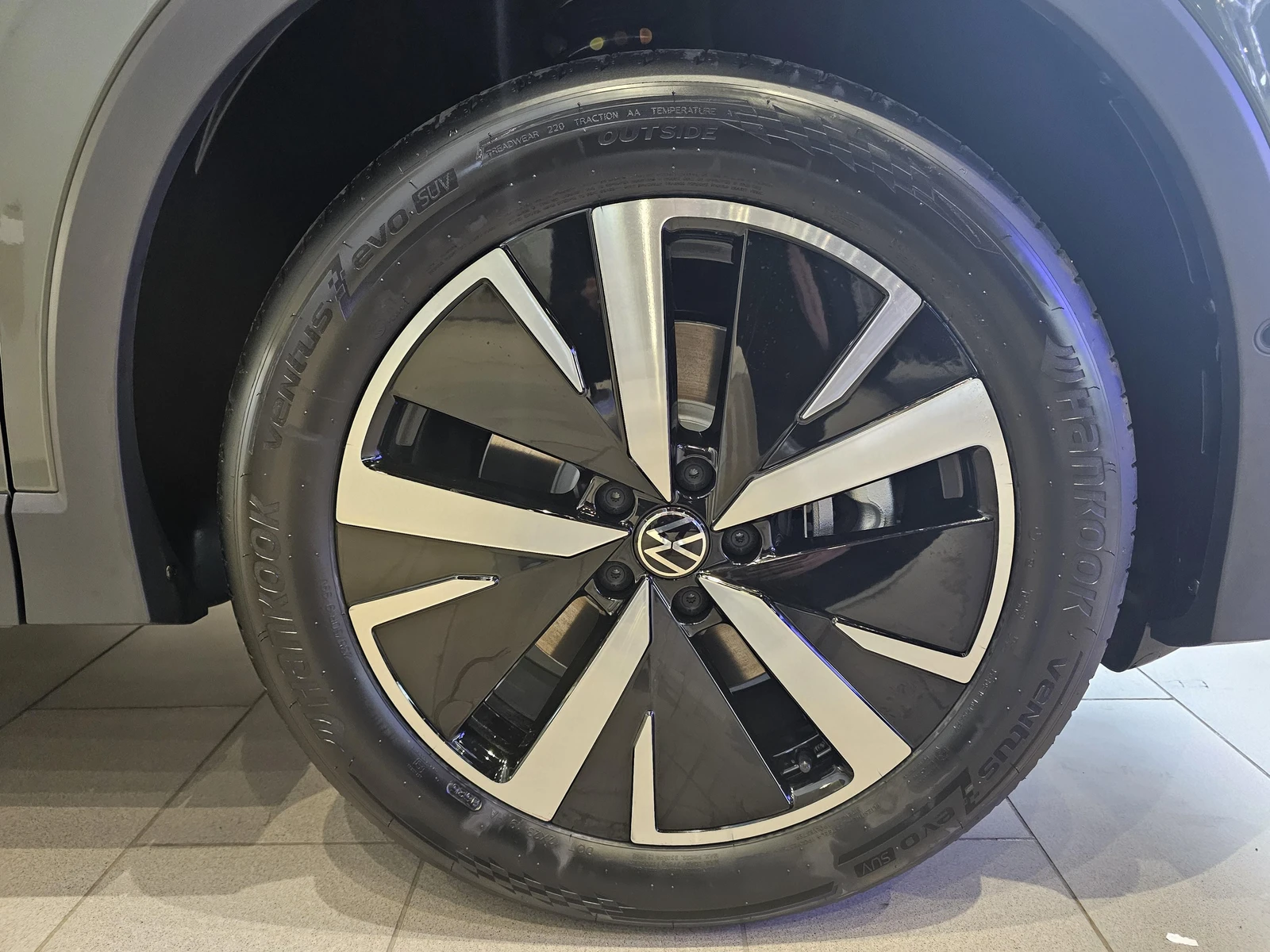 TIGUAN  8