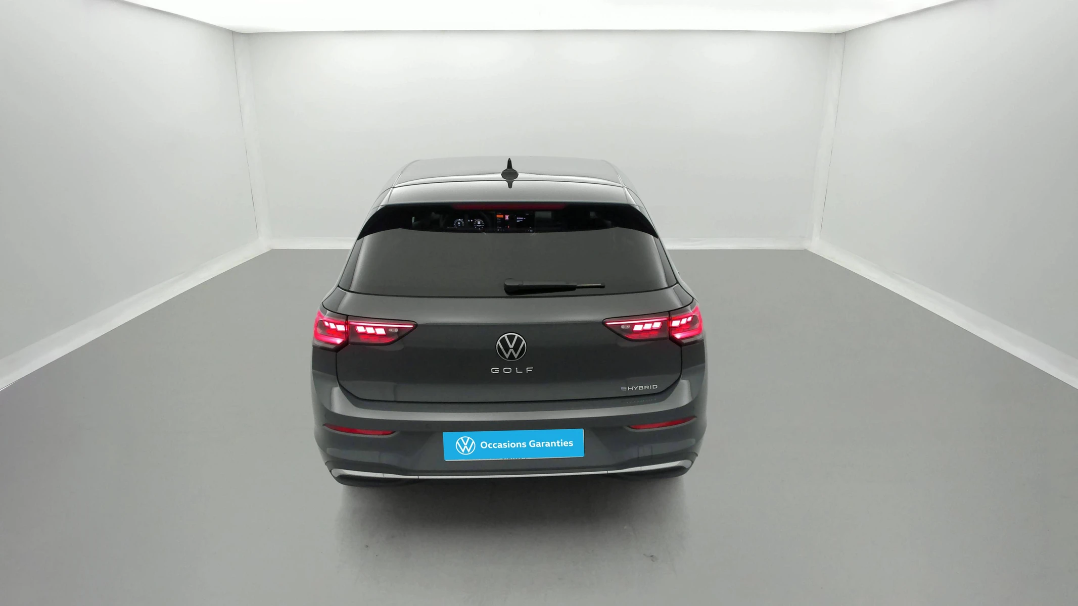 GOLF  8