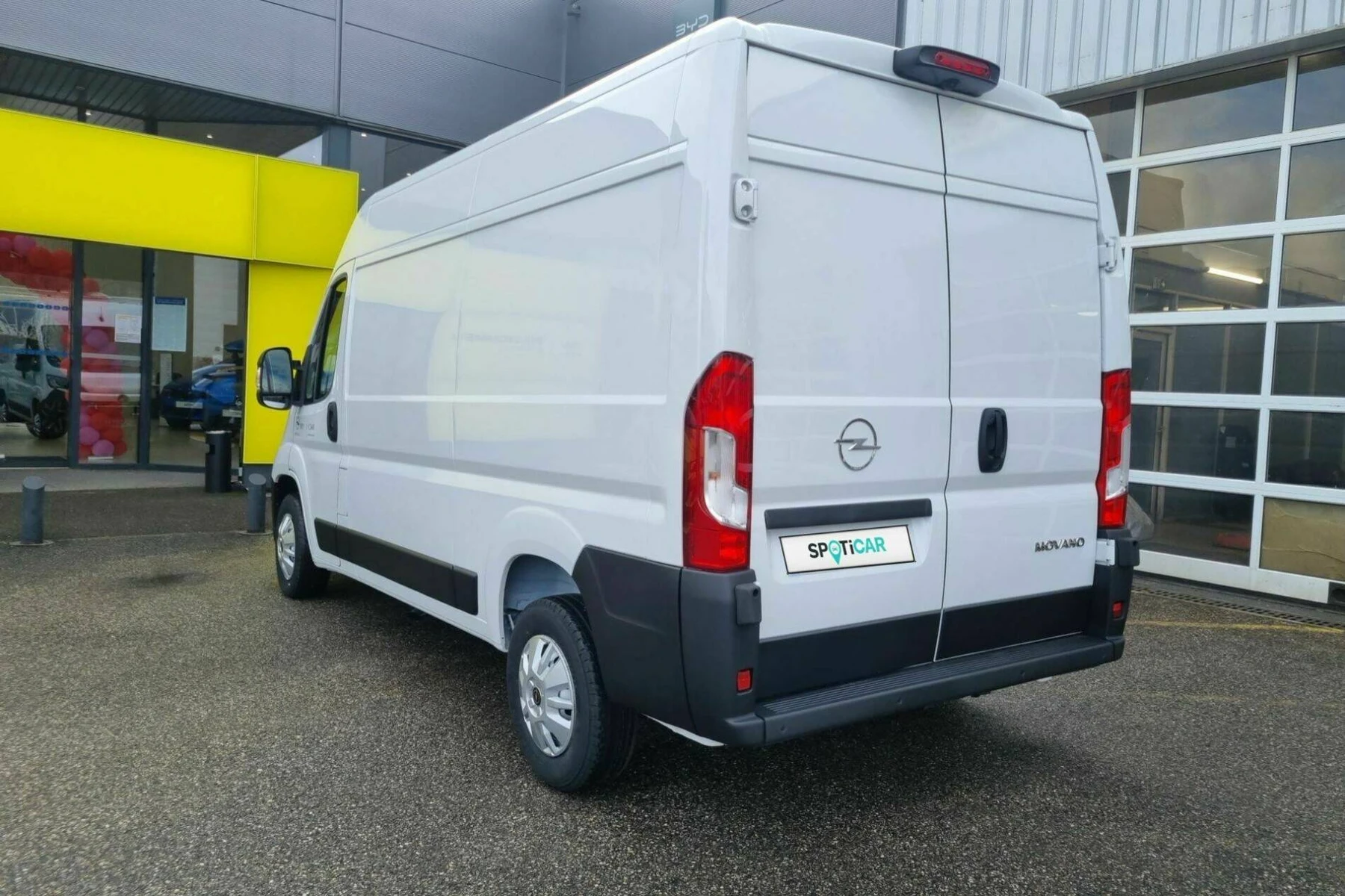 MOVANO  8