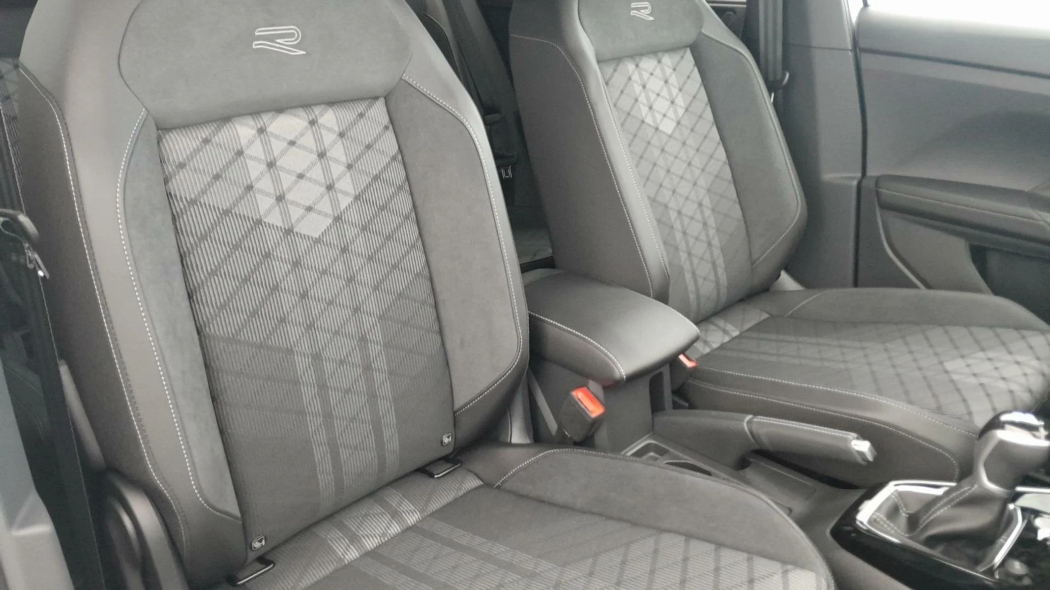 T-CROSS  12