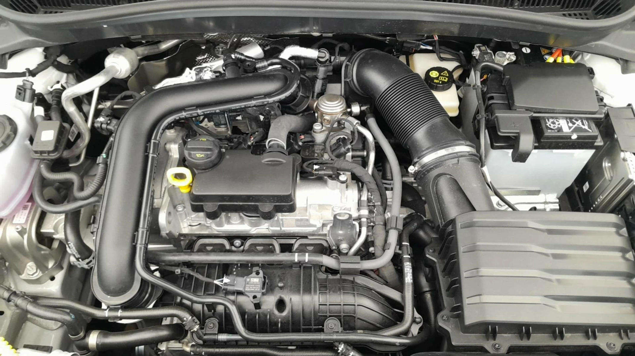 T-CROSS  16