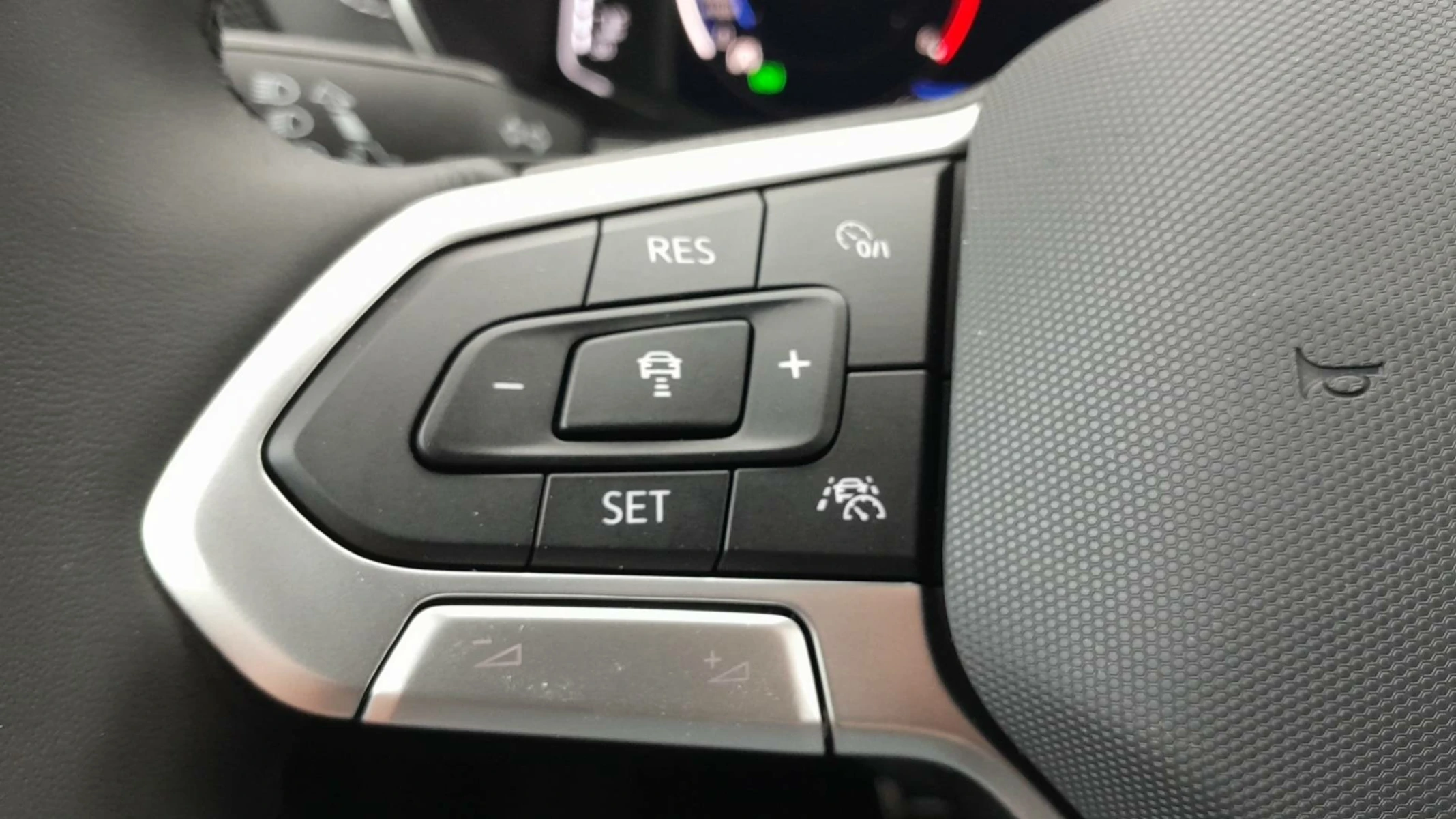 T-CROSS  27