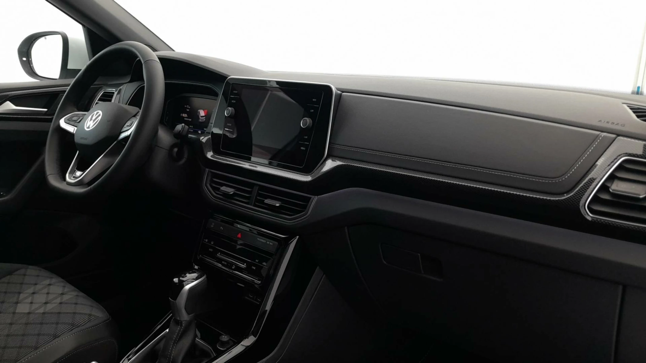 T-CROSS  29