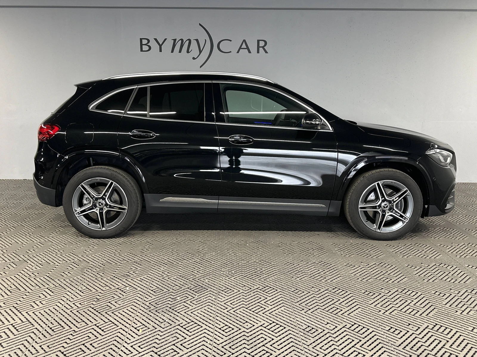 GLA  3