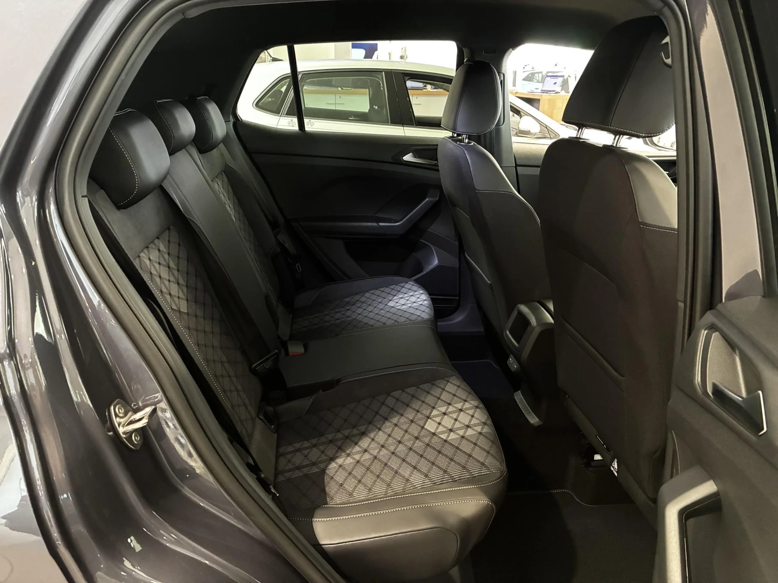 T-CROSS  18