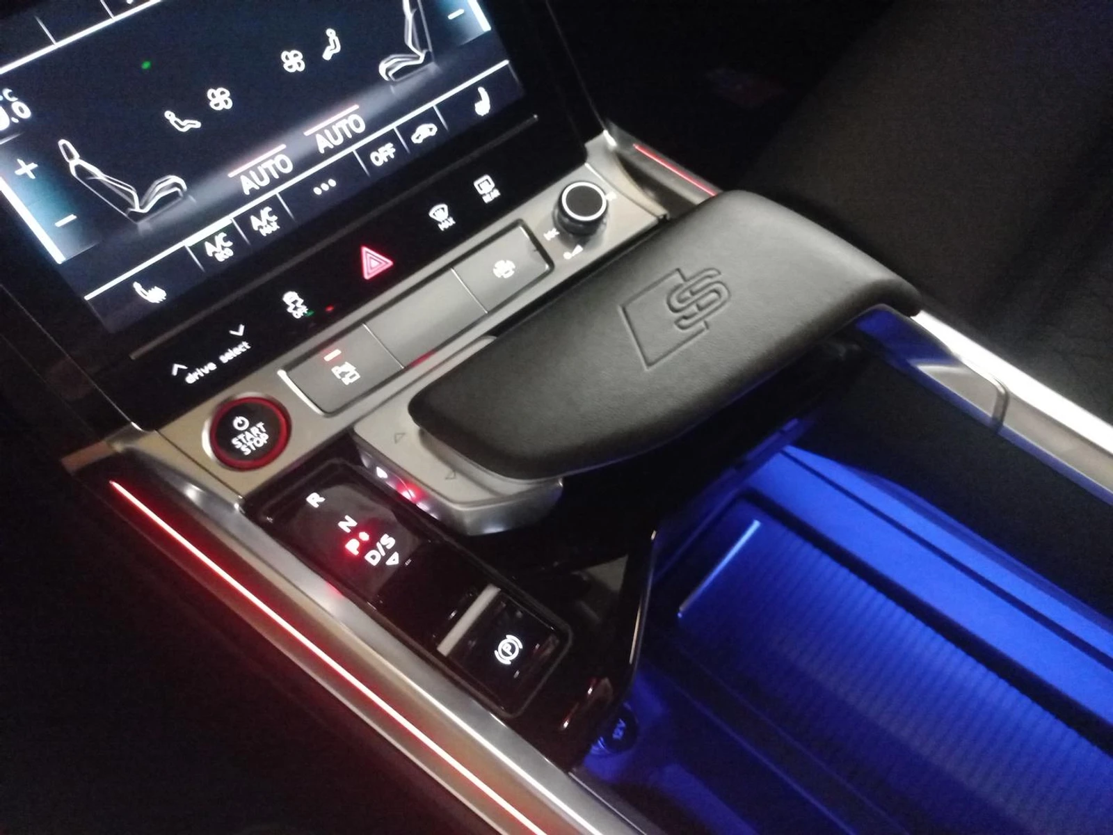 Q8 E-TRON  15