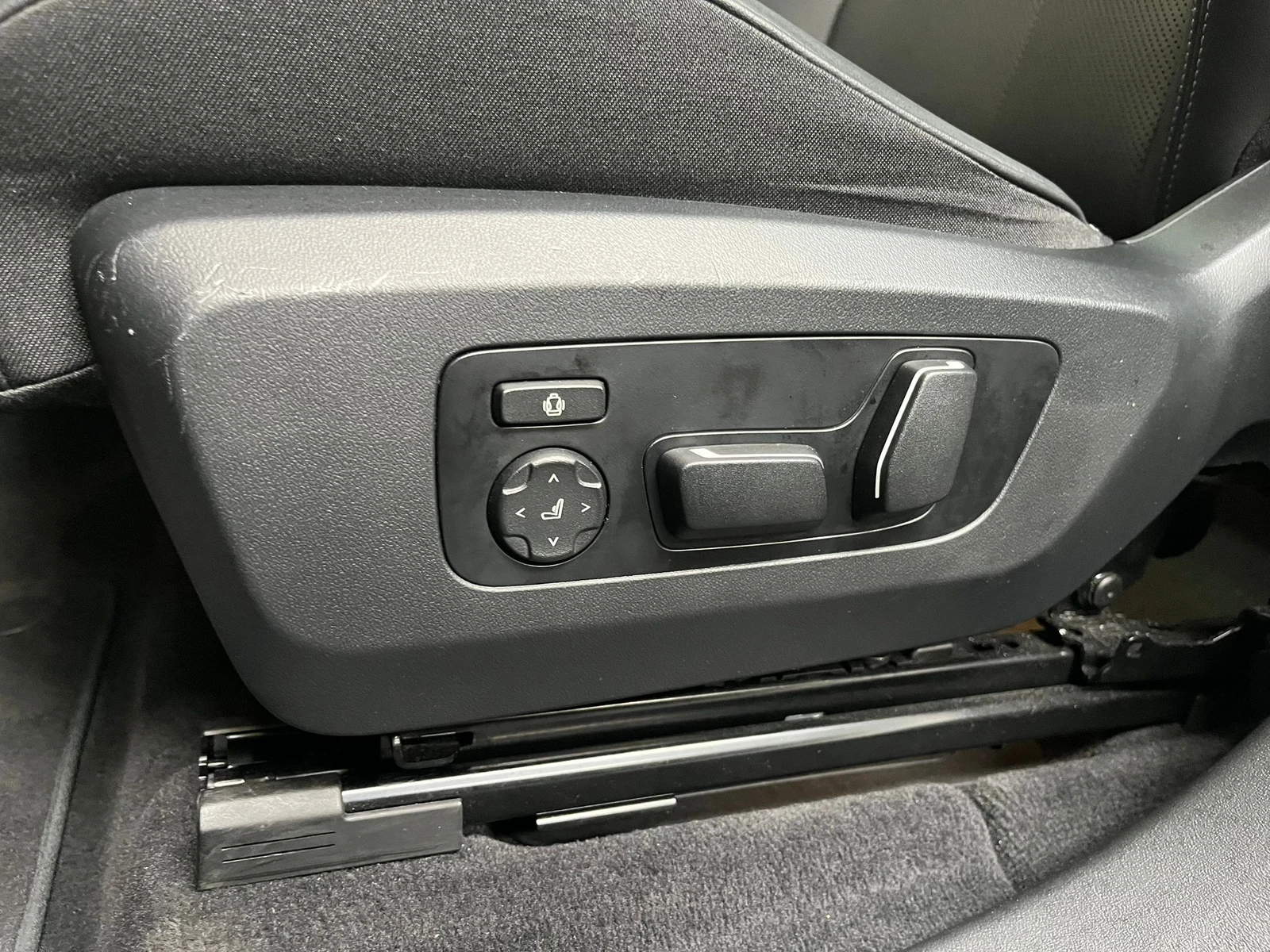 X3  28