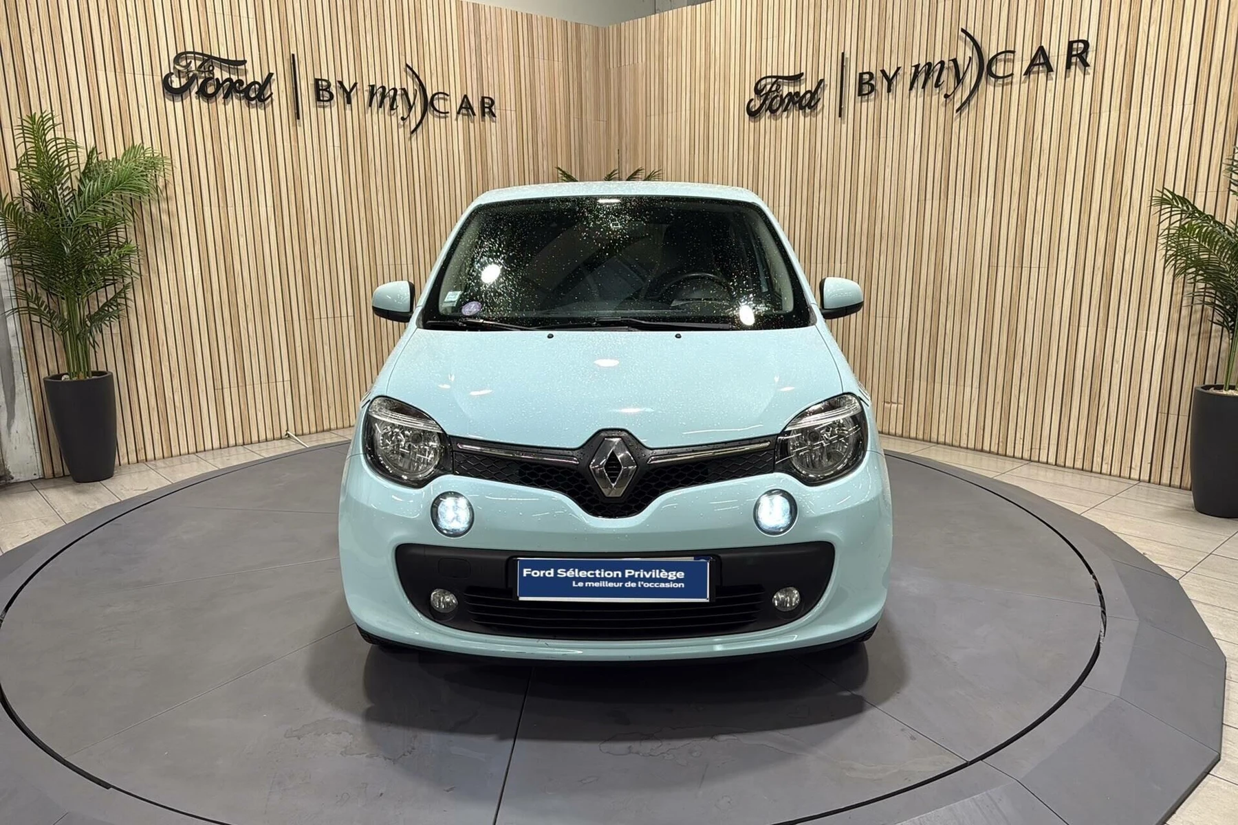 TWINGO  8
