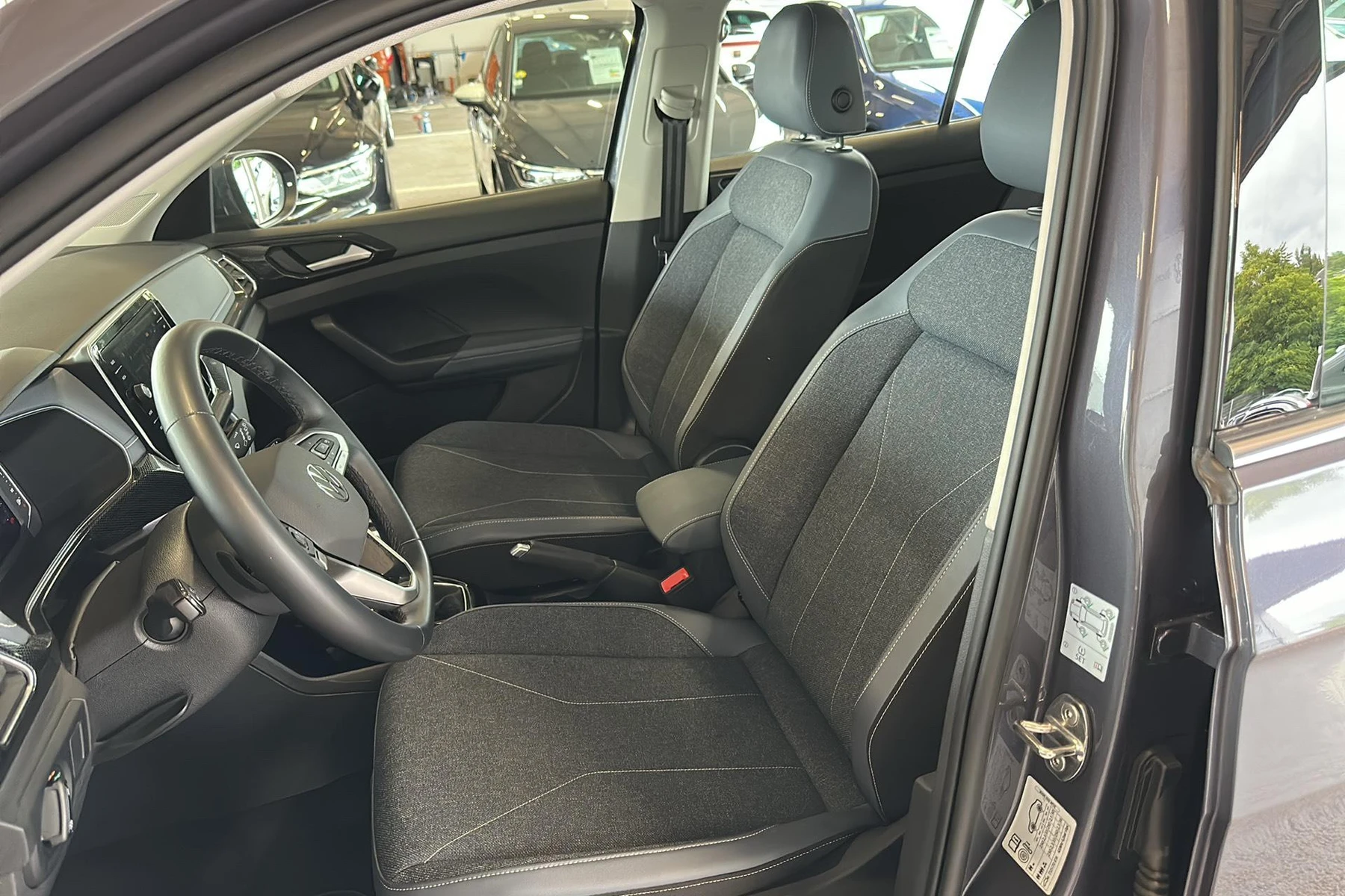 T-CROSS  17