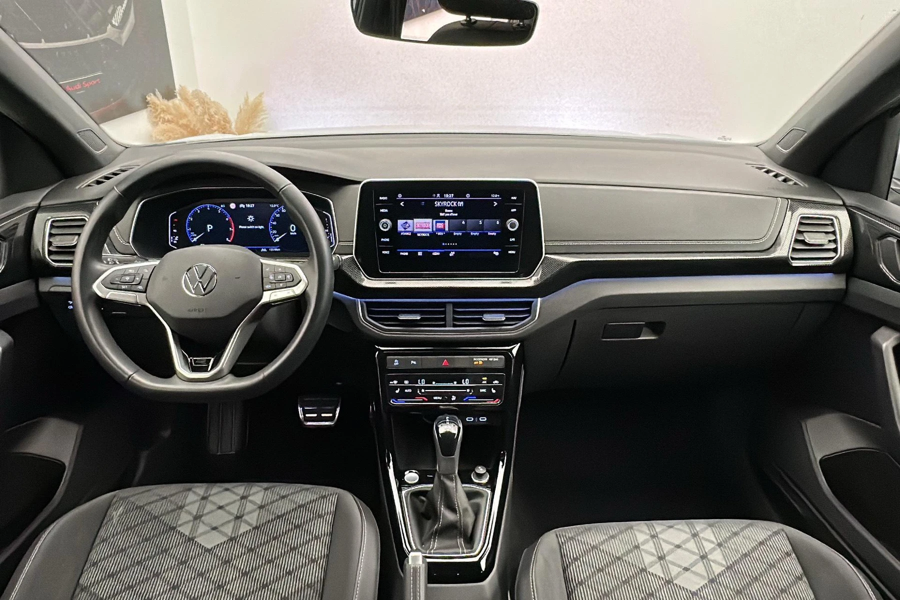 T-CROSS  10