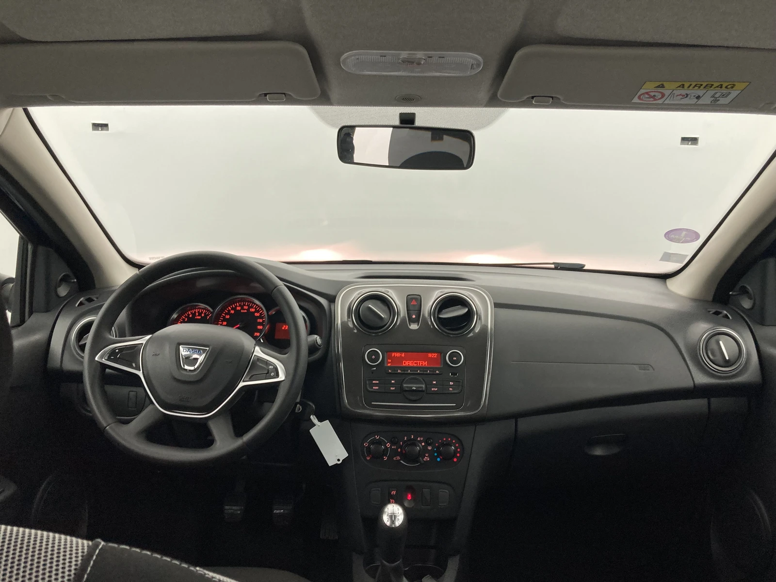 SANDERO  18