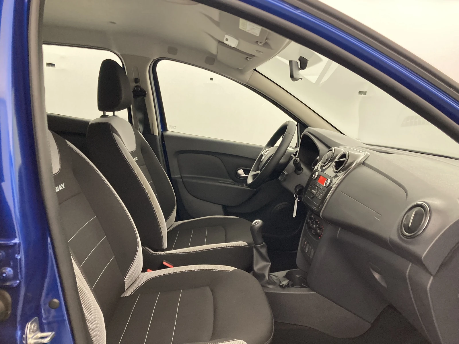 SANDERO  17