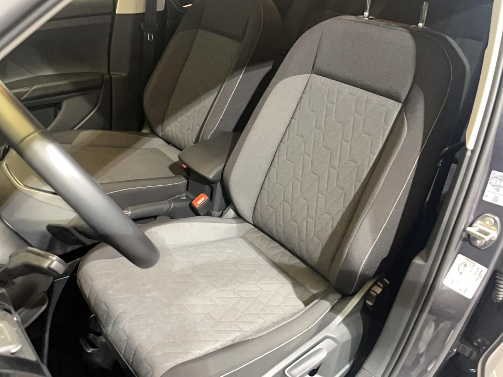 T-CROSS  19