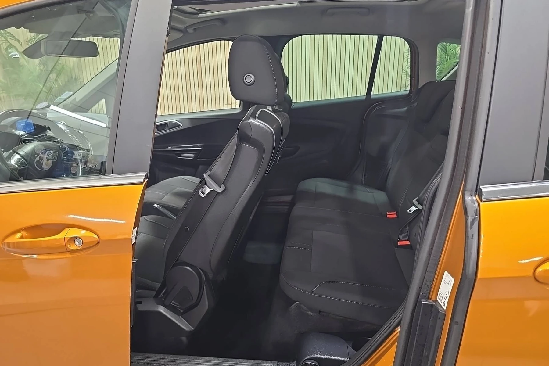 B-MAX  11