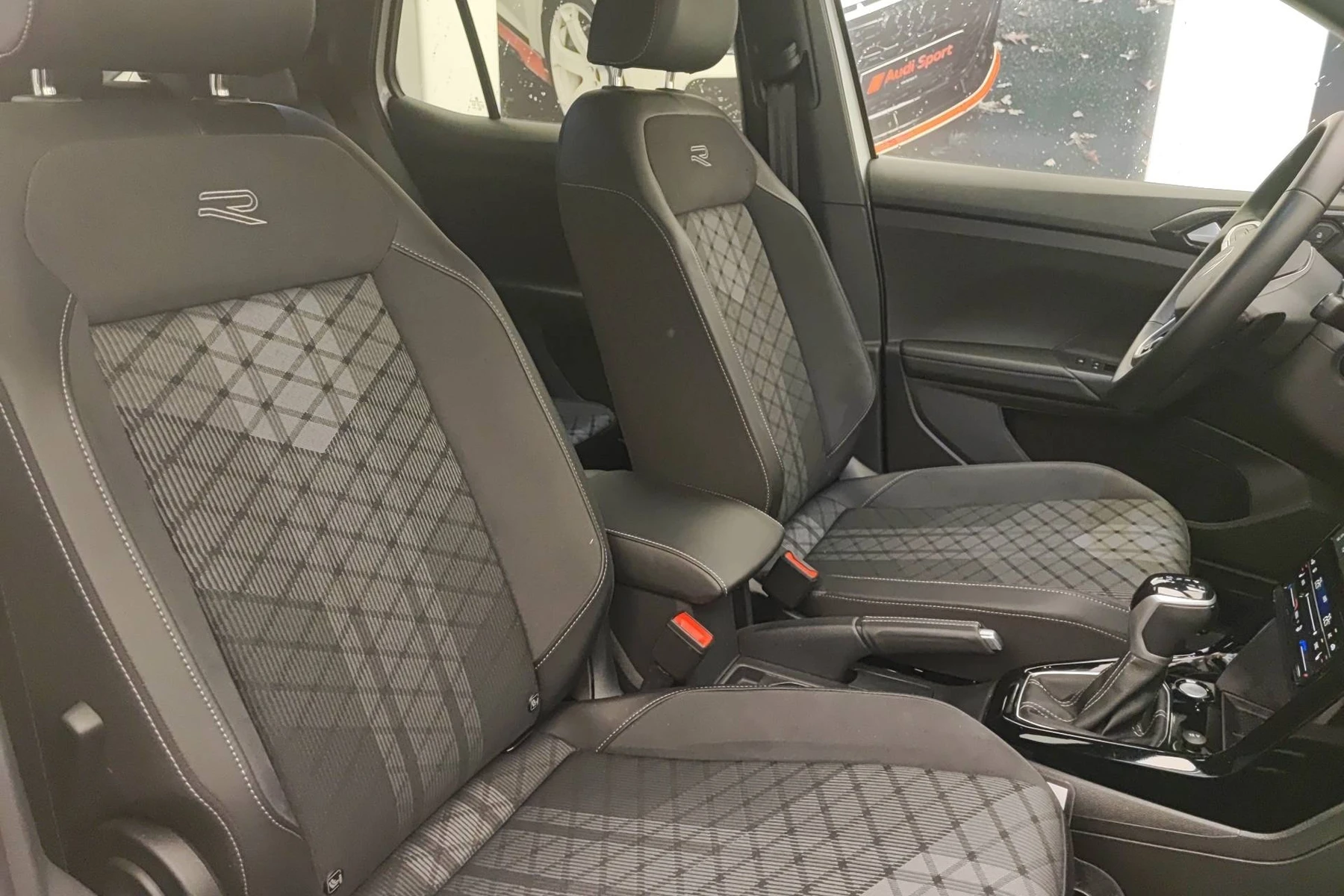 T-CROSS  23
